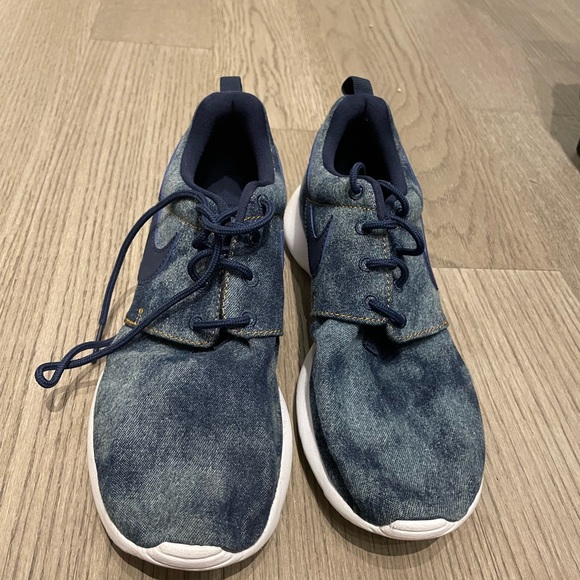 Brand New Without Tags Denim Nike Roshes - Picture 3 of 5